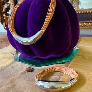 Necklace and bracelet set